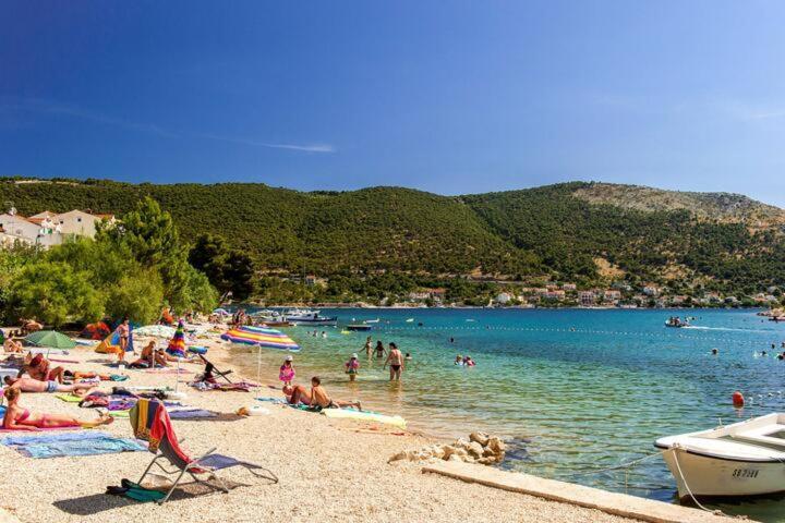 شقة Holiday Beach House Grebaštica المظهر الخارجي الصورة